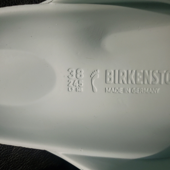 **SOLD**NEW | Size 38 L-8 M-5 | Pale Wintergreen | Free Matching Nail Polish - Picture 4 of 9